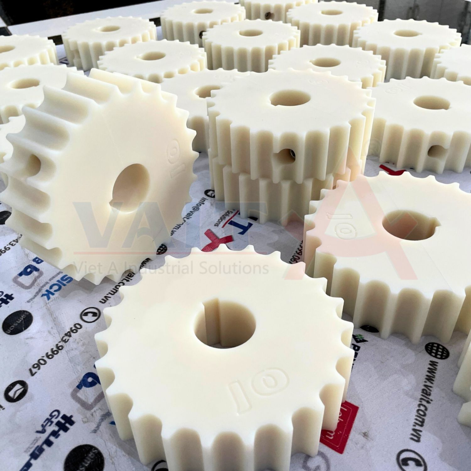 Bánh nhông cho băng tải xích nhựa và băng tải Inox